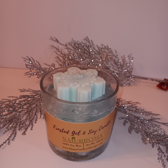 Frosted Fir Gel Soy Candle - Picture 3 of 6